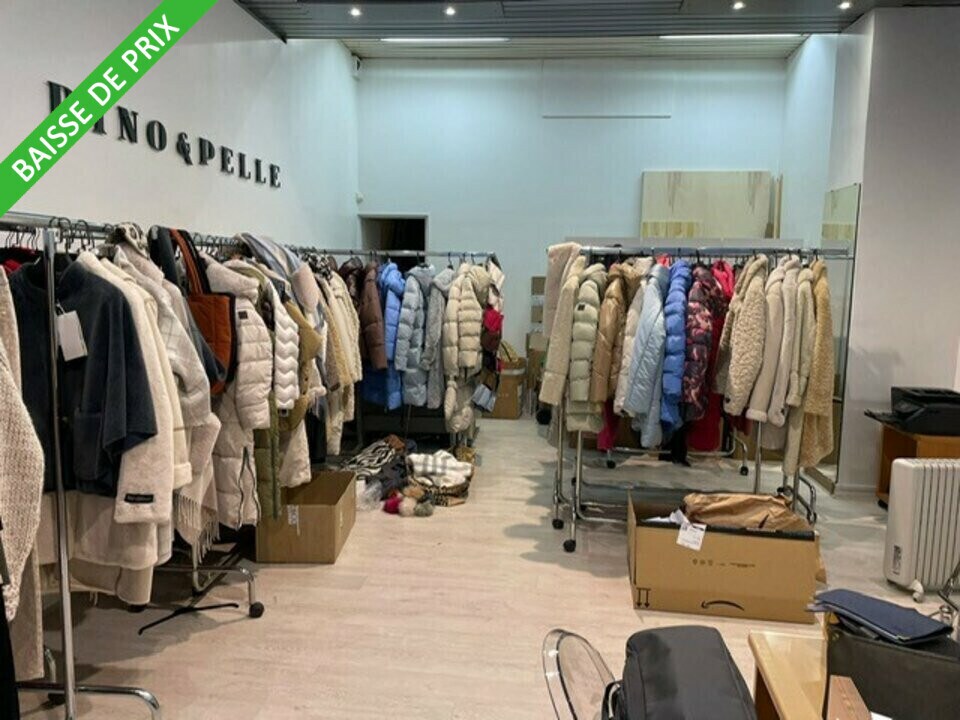 Retail in Lyon to rent Interior Photo- Image 1 of 2