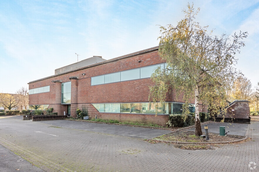 2410 Aztec W, Almondsbury to rent - Building Photo - Image 1 of 4
