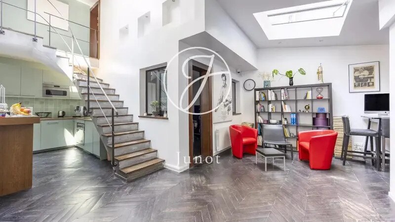 Office in Paris for sale Building Photo- Image 1 of 17