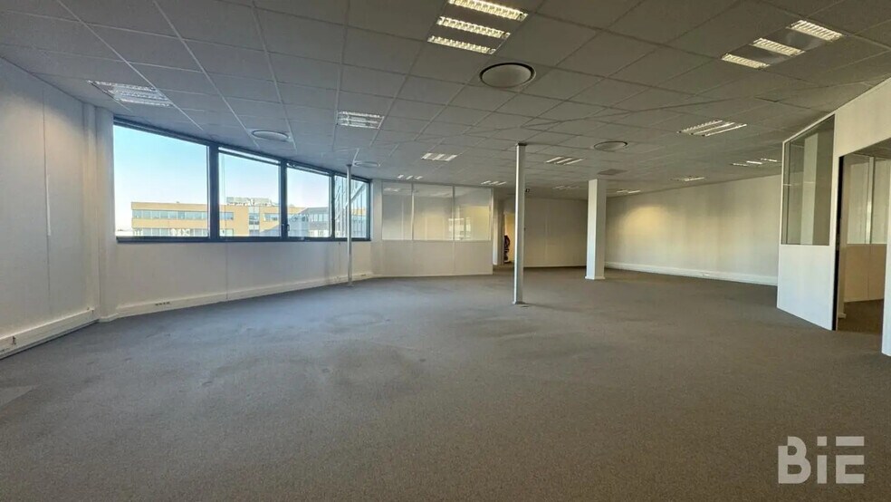 Office in Pessac to rent - Interior Photo - Image 2 of 5
