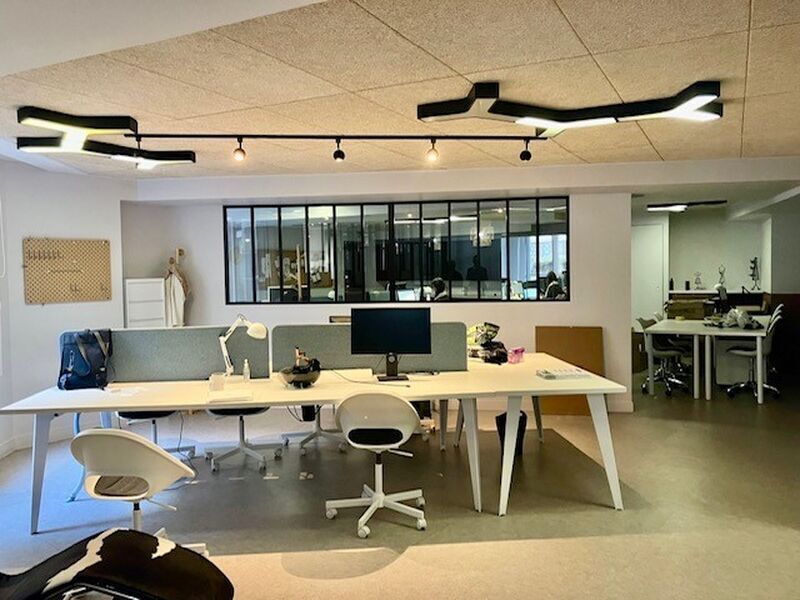 Office in Paris for sale Interior Photo- Image 1 of 9