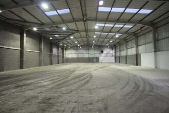 Dark Ln, Birstall to rent Building Photo- Image 2 of 2