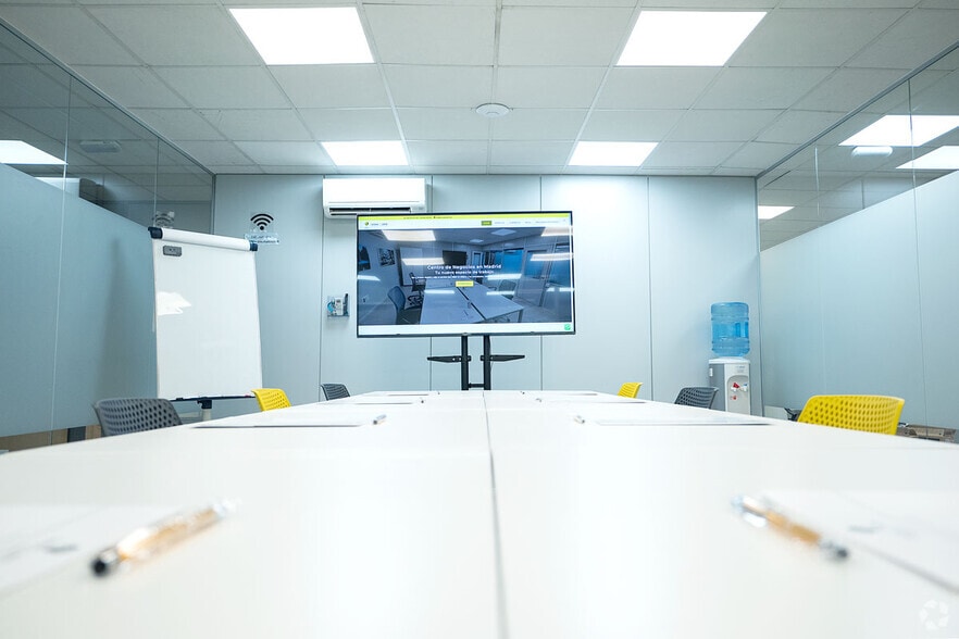 Calle de Campezo, 3, Madrid, Madrid to rent - Interior Photo - Image 1 of 1