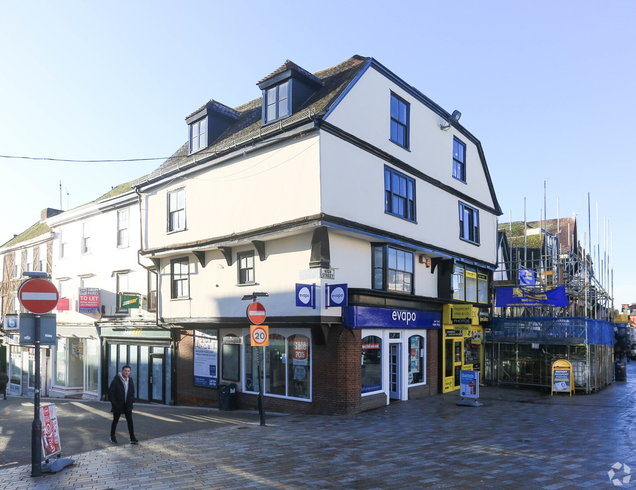 99 – 100 High Street portfolio of 2 properties for sale on LoopNet.co.uk Building Photo- Image 1 of 4