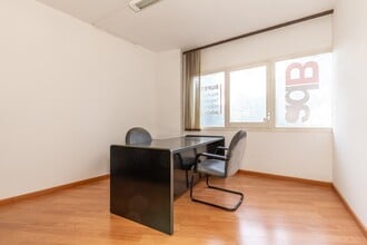 Office in Esplugues de Llobregat, Barcelona to rent Interior Photo- Image 2 of 17