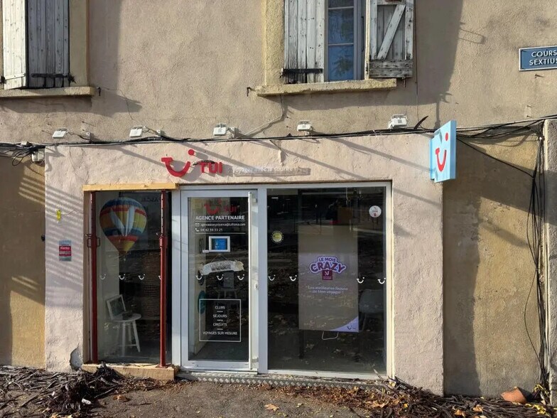 Light Industrial in Aix-en-Provence to rent - Building Photo - Image 1 of 2