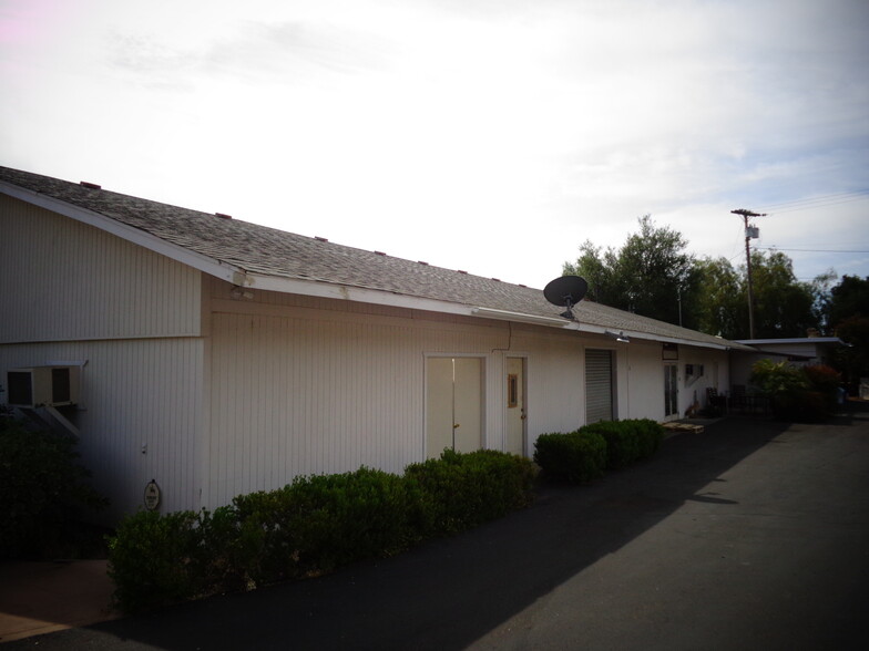 28560 Lilac Rd, Valley Center, CA for rent - Building Photo - Image 2 of 5