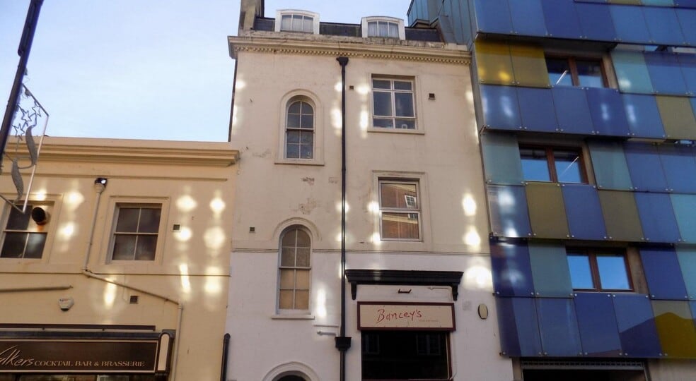 46 Robertson St, Hastings to rent - Primary Photo - Image 1 of 1