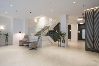 1A Lloyds Ave, London to rent Interior Photo- Image 1 of 5