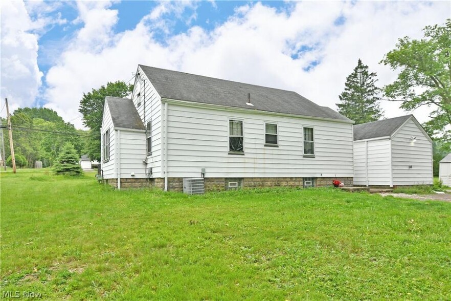 289 Niles Cortland Rd NE, Warren, OH for sale - Building Photo - Image 3 of 10