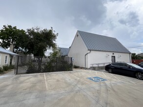 719 Avenue E, San Antonio, TX for rent Building Photo- Image 1 of 12