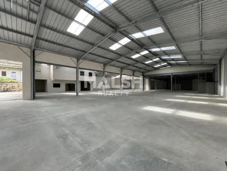 Light Industrial in Villeurbanne to rent - Interior Photo - Image 2 of 7