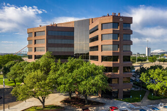 2000 E Lamar Blvd, Arlington, TX for rent Building Photo- Image 1 of 15