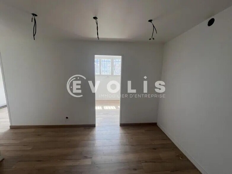 Office in Saint-Maur-des-Fossés to rent - Interior Photo - Image 3 of 9