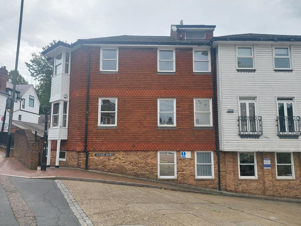 Coach And Horses Passage, Tunbridge Wells to rent Primary Photo- Image 1 of 7