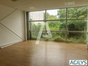 Office in Champigny-sur-Marne for sale Interior Photo- Image 1 of 9