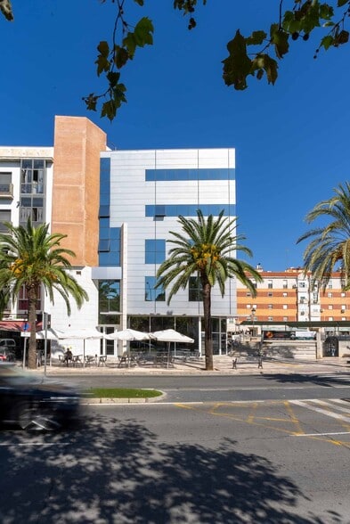 Paseo de la Glorieta, 10 A, Huelva, Huelva to rent - Building Photo - Image 2 of 5