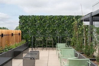 Wharfedale Rd, Wokingham to rent Building Photo- Image 1 of 3