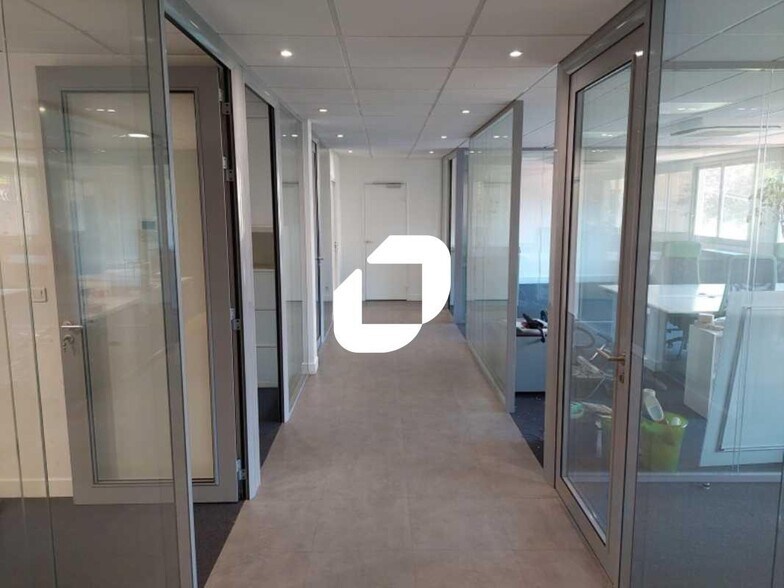 Office in Issy-les-Moulineaux to rent - Building Photo - Image 1 of 11
