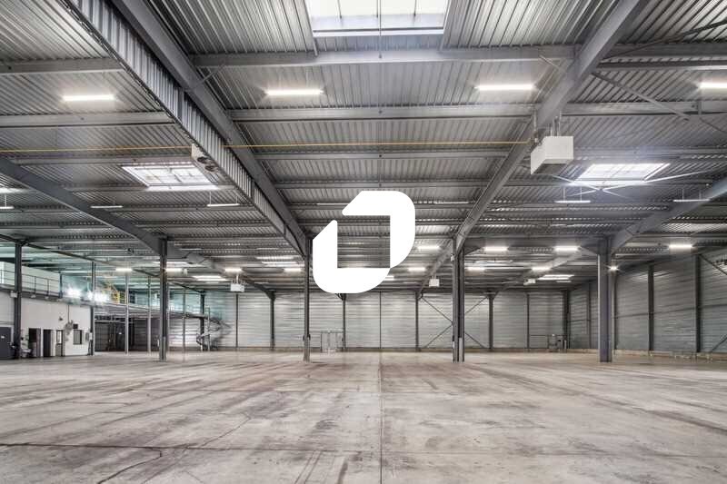 Light Industrial in Villeparisis to rent - Interior Photo - Image 2 of 14