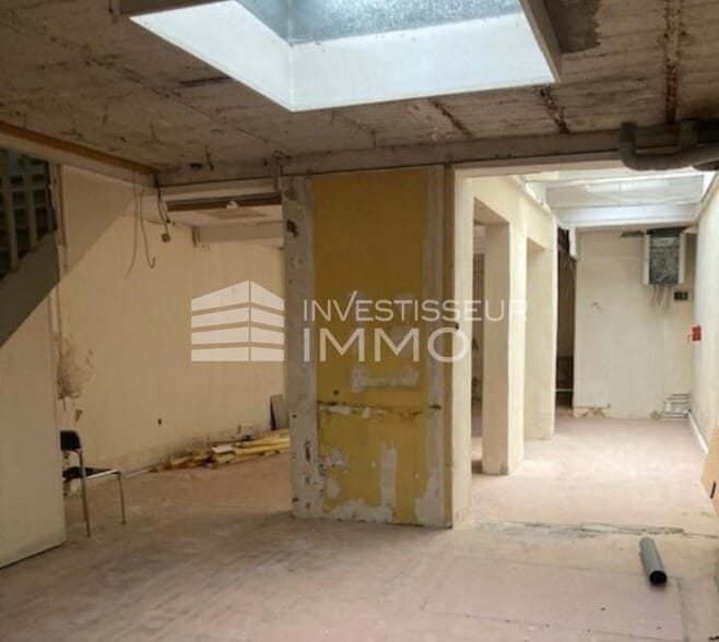Retail in Paris for sale - Interior Photo - Image 2 of 6