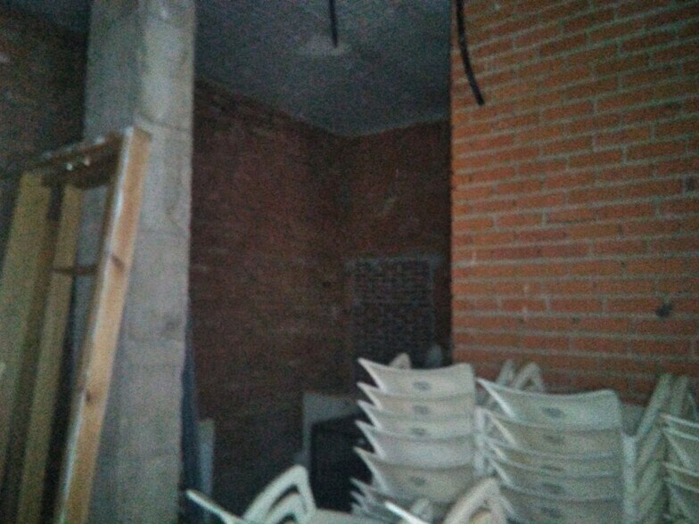 Retail in Cáceres, Cáceres to rent - Building Photo - Image 3 of 3