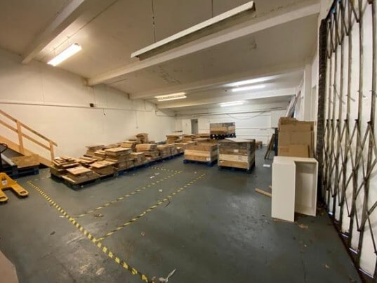 Unit 3D Freshfield Rd, Brighton to rent - Interior Photo - Image 3 of 4