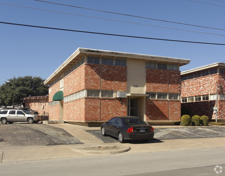 5425 Burnet Rd, Austin, TX for rent - Building Photo - Image 2 of 4