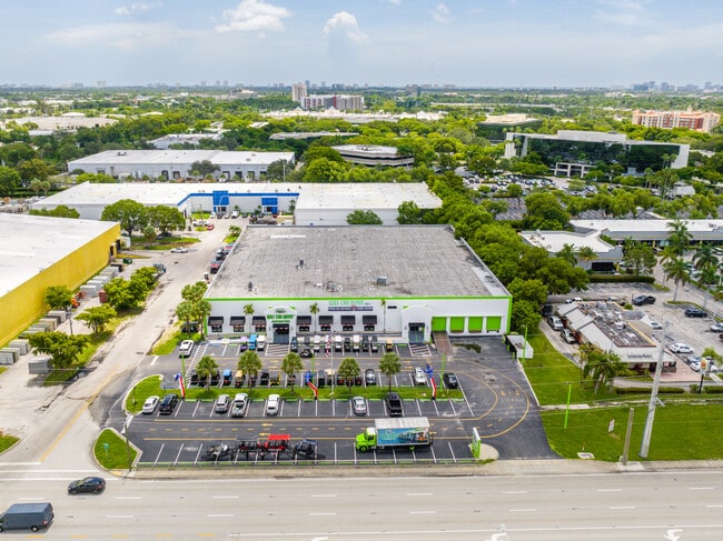 More details for 6500 N Powerline Rd, Fort Lauderdale, FL - Industrial to Rent