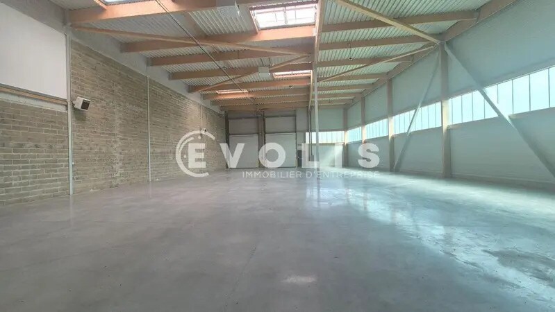 Light Industrial in Coupvray to rent Interior Photo- Image 1 of 17
