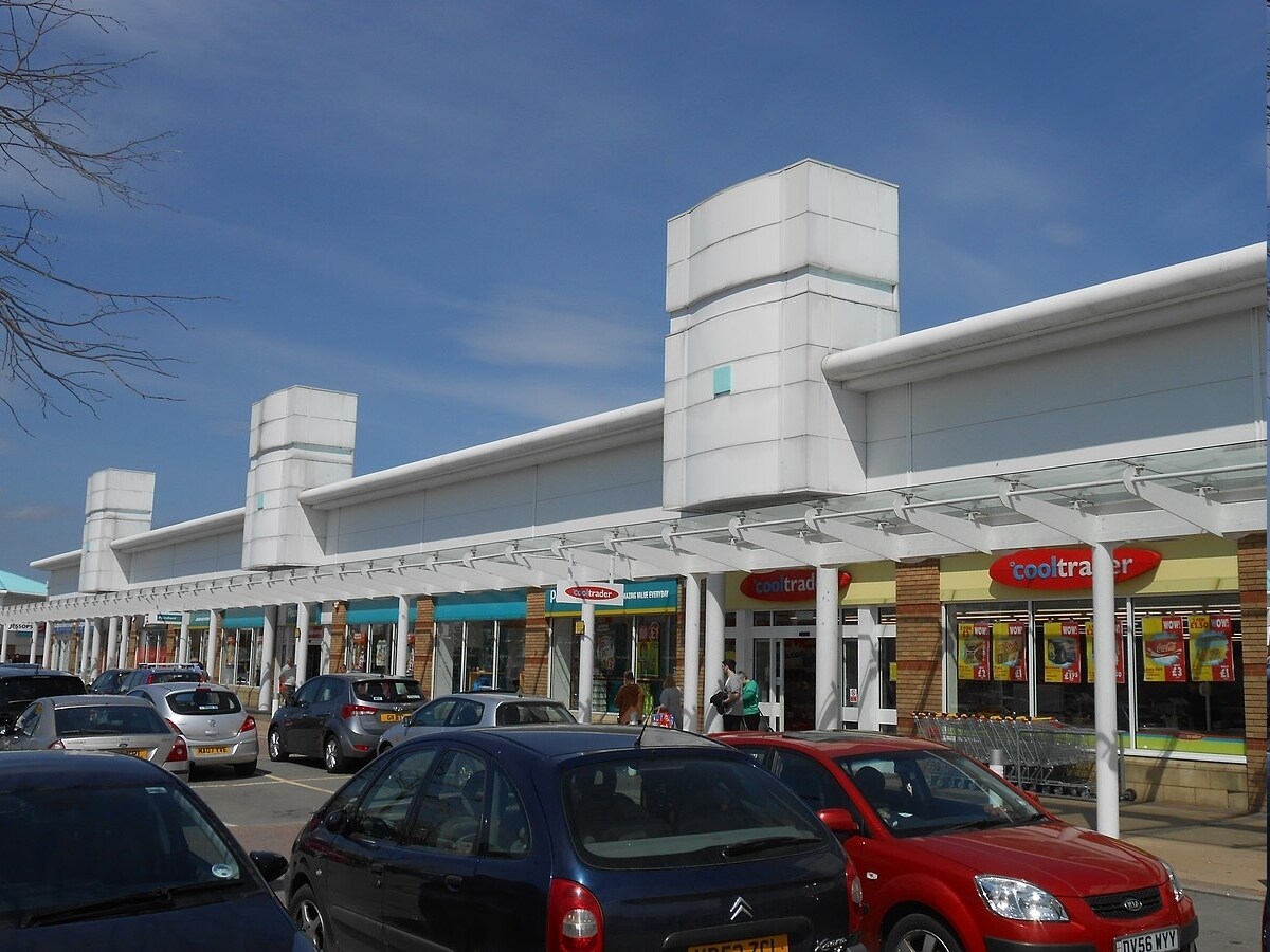 4 Island Green Shopping Centre, Wrexham for sale Building Photo- Image 1 of 1