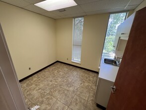 55 Morris Ave, Springfield, NJ for rent Interior Photo- Image 2 of 13