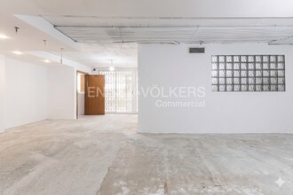 Retail in Barcelona, Barcelona to rent Interior Photo- Image 2 of 10