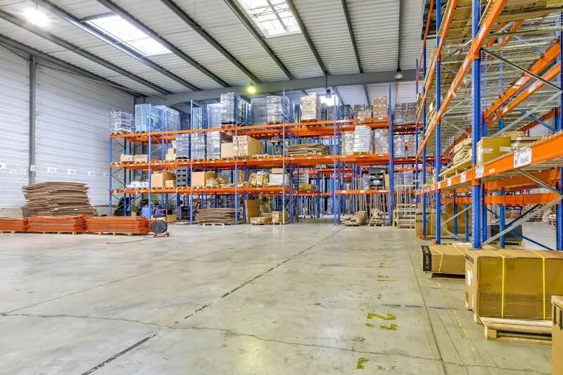 Light Industrial in Saint-Thibault-des-Vignes to rent Interior Photo- Image 1 of 5