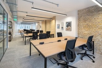 8-9 Carlisle St, London to rent Interior Photo- Image 2 of 5