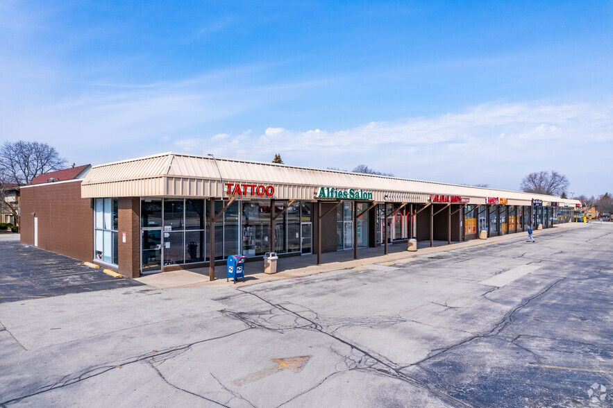 3921-3953 S 76th St, Milwaukee, WI for rent - Building Photo - Image 1 of 7