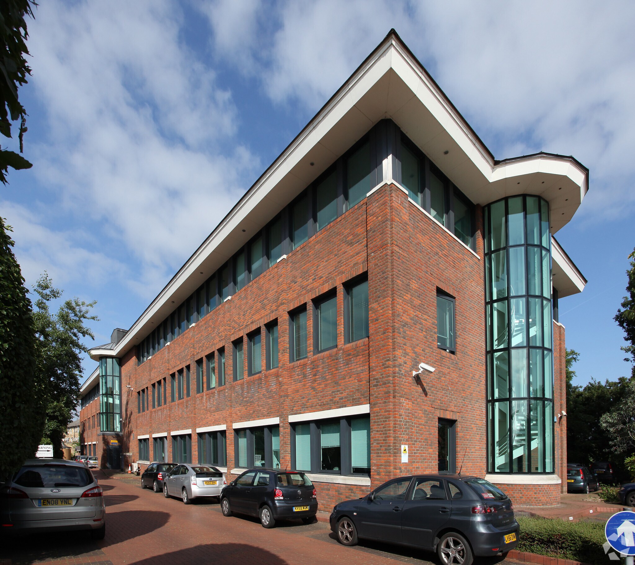 78 Portsmouth Rd, Cobham for sale Primary Photo- Image 1 of 1