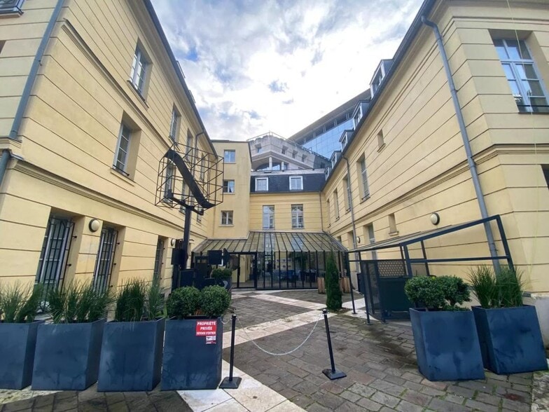 16 Rue Troyon, Sèvres to rent - Building Photo - Image 3 of 16