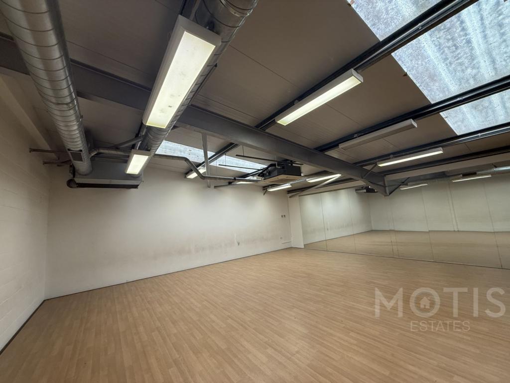 Henwood, Ashford to rent Building Photo- Image 1 of 3