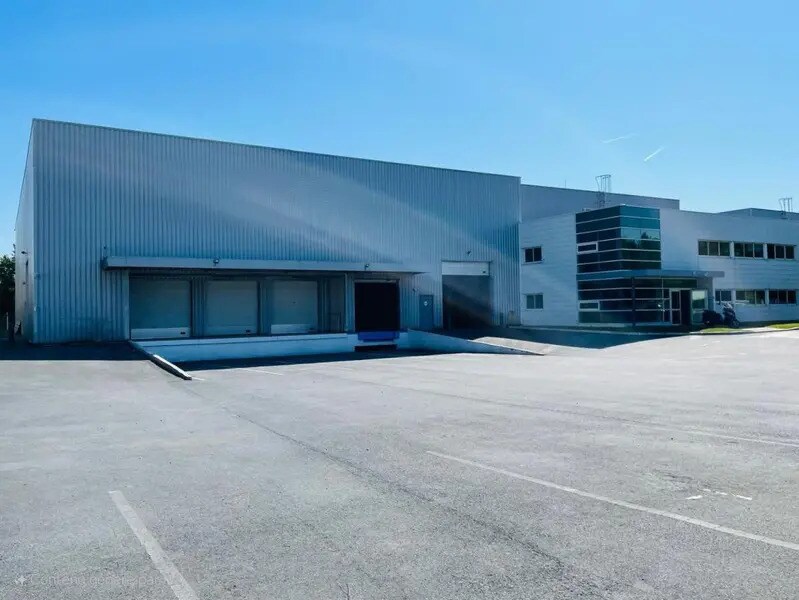 Industrial in Vitry-sur-Seine to rent Building Photo- Image 1 of 7