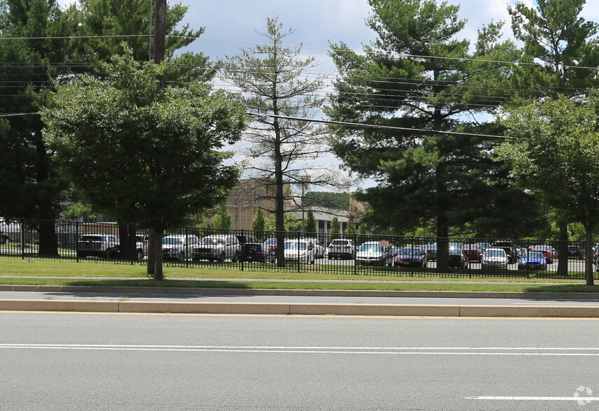 800 N Frederick Ave, Gaithersburg, MD for sale - Primary Photo - Image 1 of 1