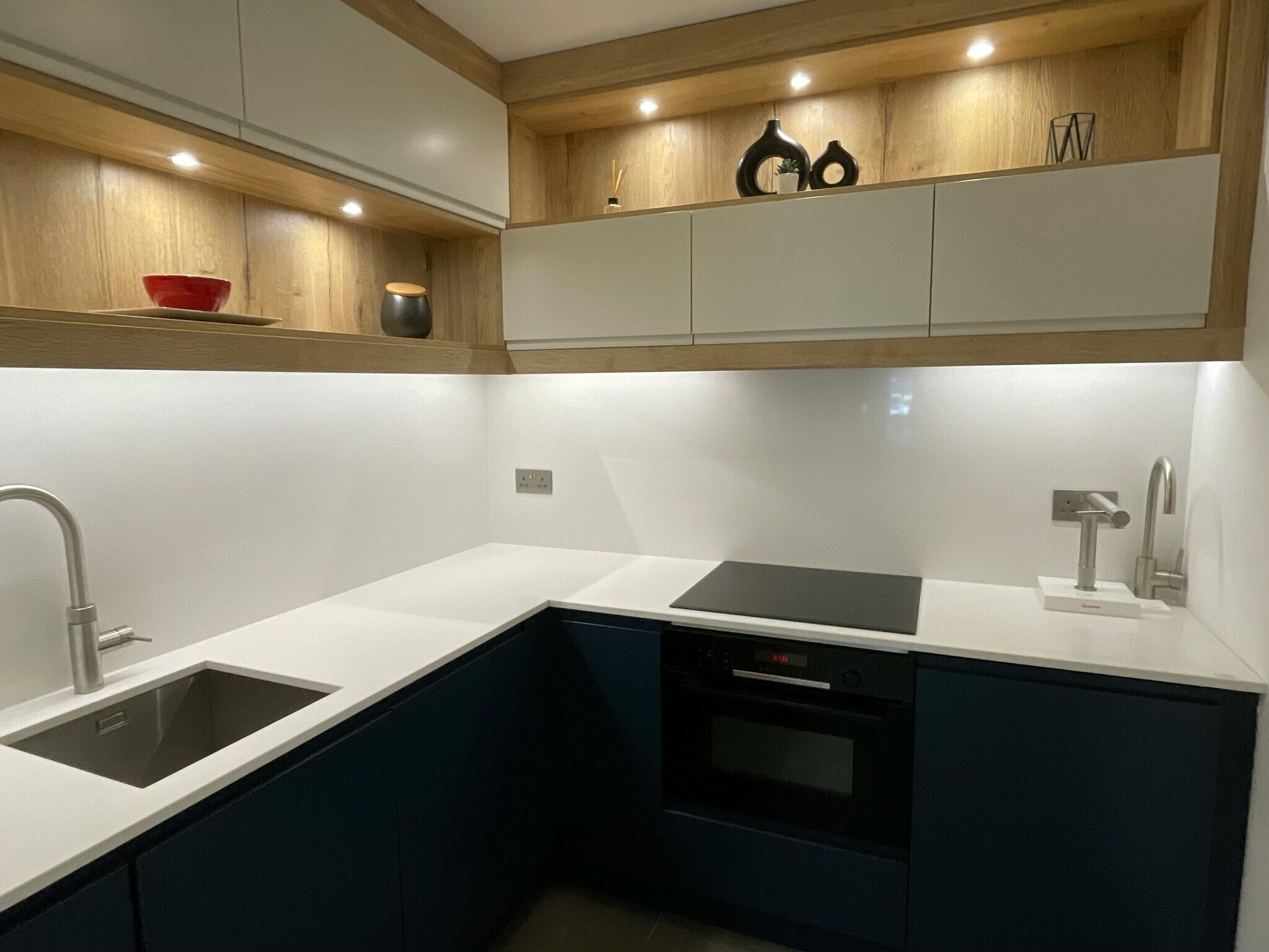 Lower Rd, Garsington to rent Interior Photo- Image 1 of 4