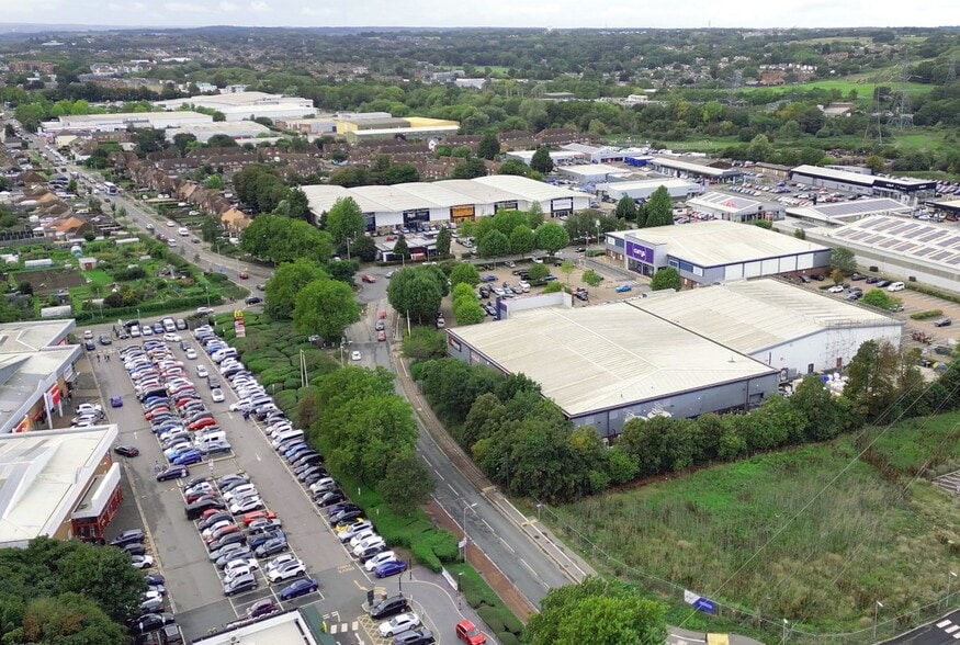 CANTERBURY RETAIL PARK portfolio of 2 properties for sale on LoopNet.co.uk - Aerial - Image 3 of 12