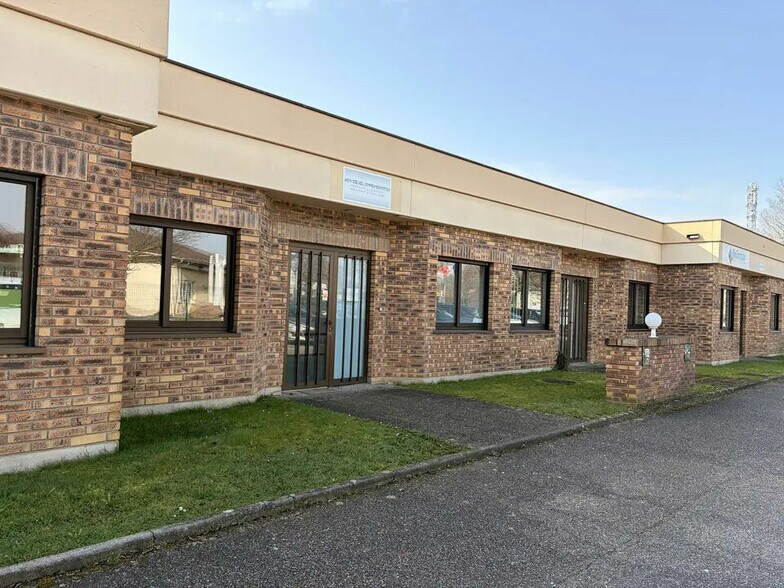 12 Rue Jean Monnet, Eckbolsheim to rent - Primary Photo - Image 1 of 12