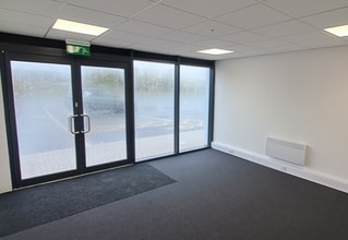 Clywedog Rd N, Wrexham to rent Interior Photo- Image 2 of 3