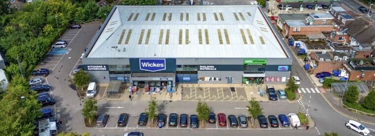 London Rd, East Grinstead for sale Primary Photo- Image 1 of 1