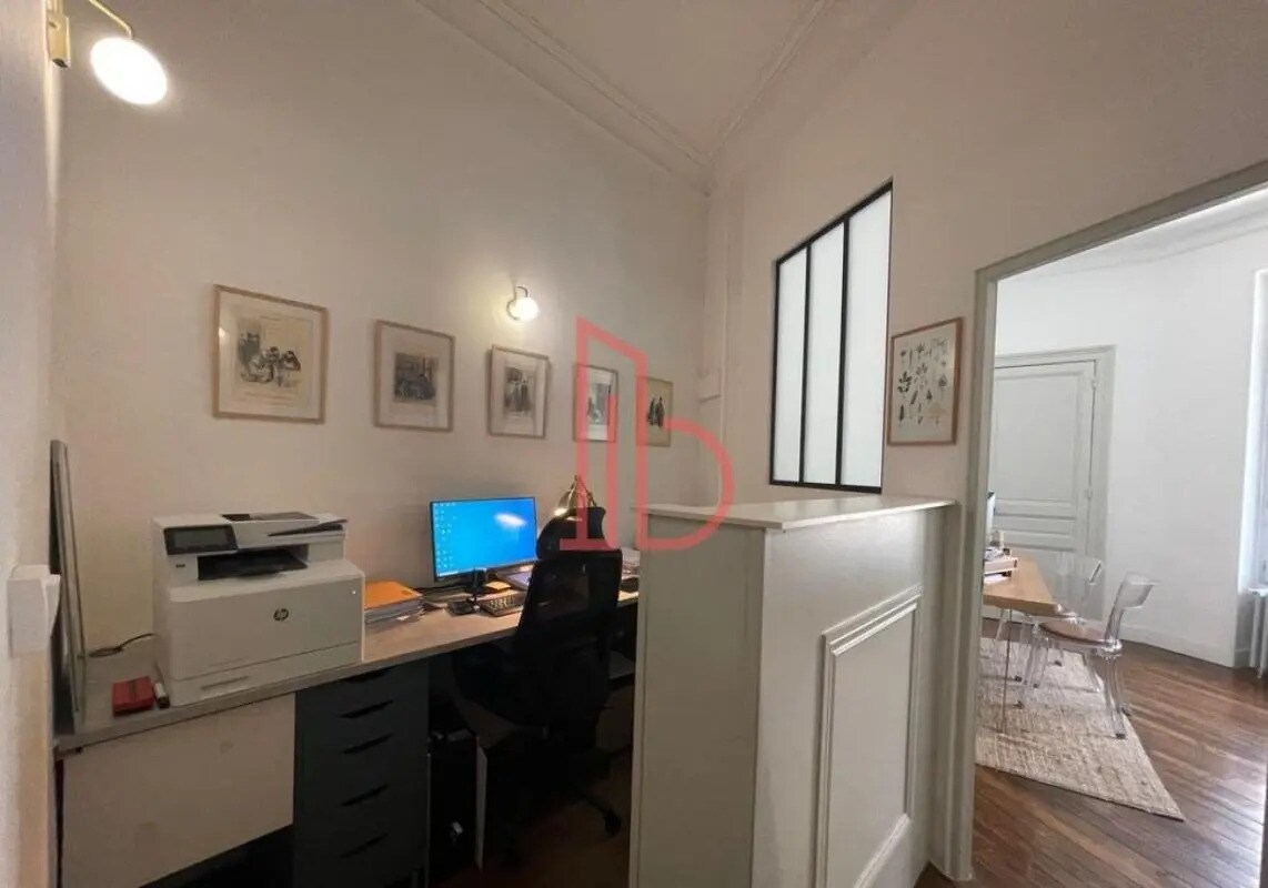 Office in Bordeaux to rent Interior Photo- Image 1 of 6