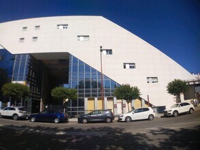 Retail in Parla, Madrid to rent Building Photo- Image 1 of 15