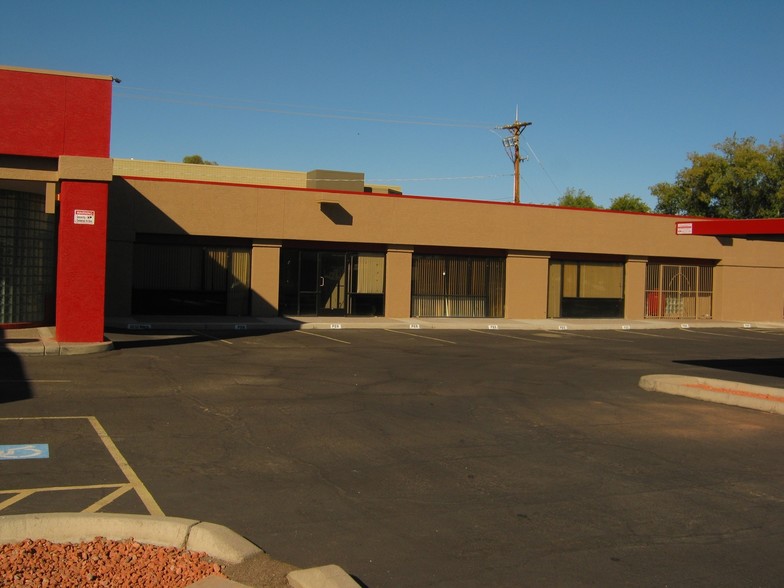 4045 E McDowell Rd, Phoenix, AZ for rent - Building Photo - Image 3 of 7