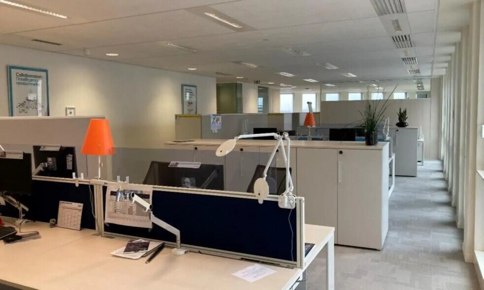 1 Place Costes Et Bellonte, Bois-Colombes to rent - Building Photo - Image 2 of 29